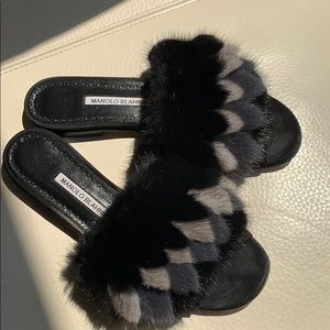 Manolo Black/Grey Pelosusmin Mink Fur  Sandals